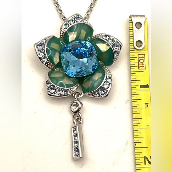 Stunning Blue/Green Swarovski Crystal Flower Necklace & Earring Set - Picture 5 of 8